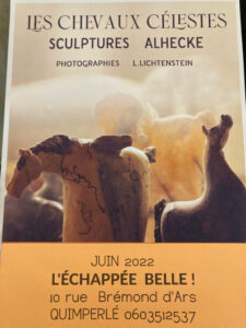 Les Chevaux Célestes, exposition de Anne-Laure Hecke, sculptrice en juin 2022 à L'Échappée Belle, concept-store à Quimperlé.